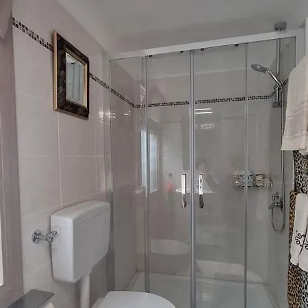 公寓 Beautifully Restored Romantic In The Centre Of Historic *
