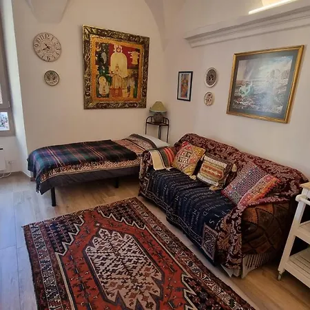 Beautifully Restored Romantic In The Centre Of Historic 多尔切多