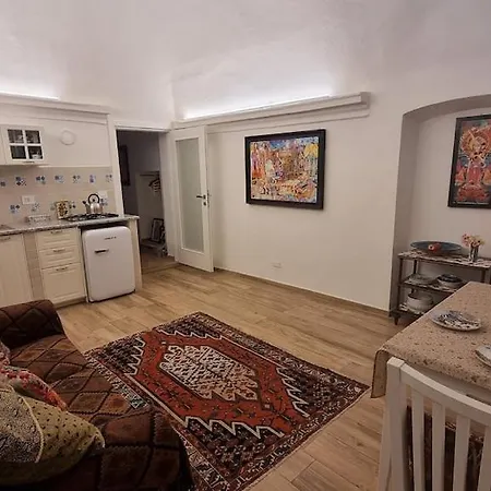 Apartmán Beautifully Restored Romantic In The Centre Of Historic Dolcedo
