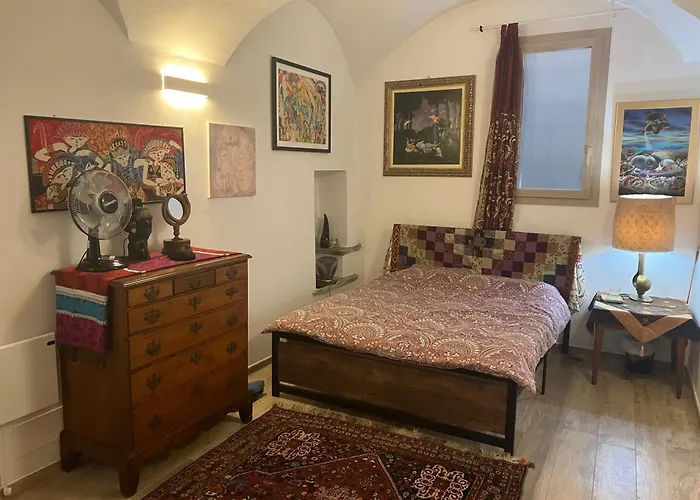 Beautifully Restored Romantic In The Centre Of Historic *